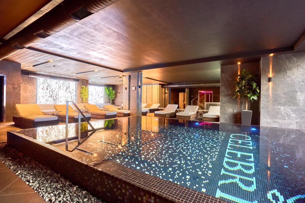 Twins Hotel & Spa Bukovel Bagian luar foto